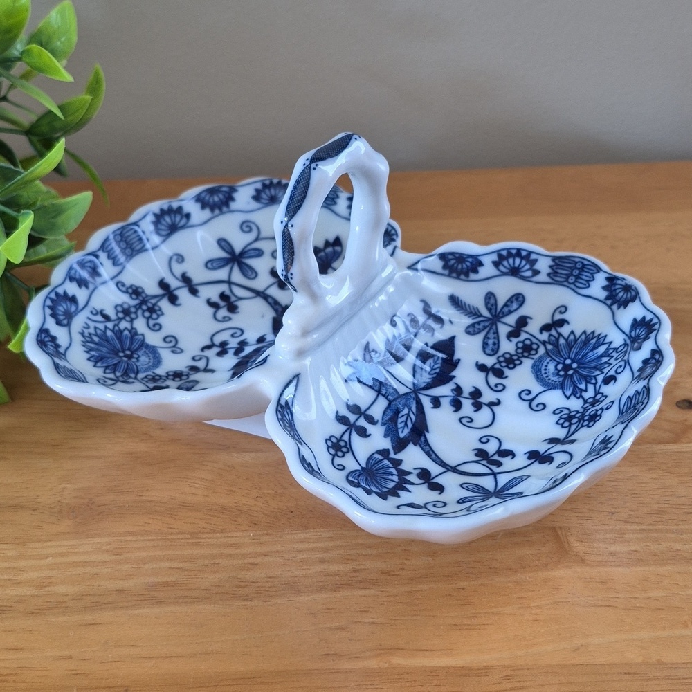 VIENNA WOODS Fine China Vintage Blue Onion Pattern Double Sided Dish With Handle
